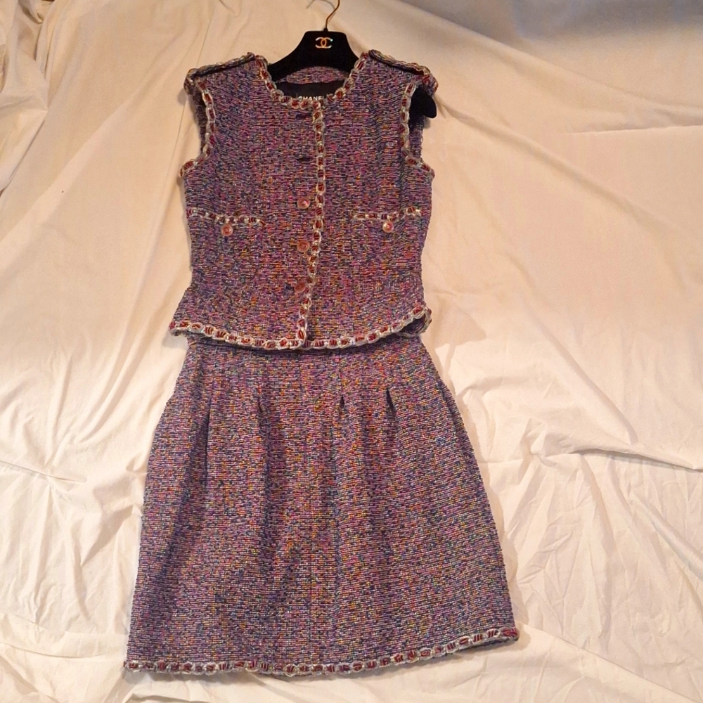 Chanel size 40 vest and skirt combo